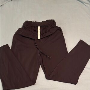 Lululemon jogger black color